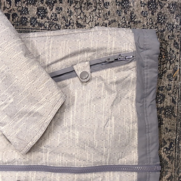 Oneil Waterproof Snow Jacket w/ 8Kmm Waterproof Rating - Picture 4 of 9